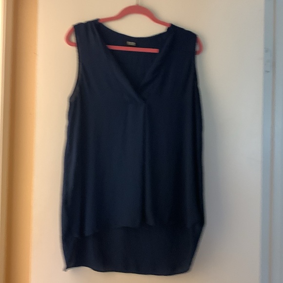 Tank top blouses 3 in bundle - Picture 3 of 4